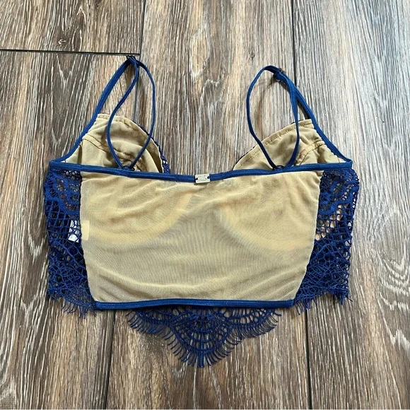 For love and lemons skivvies bat your lashes underwire lace bra blue - Picture 3 of 5